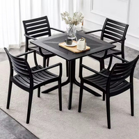 Table de salle à manger extérieure carrée moderne en plastique léger, durable, imperméable et résistante aux UV, idéale pour les bistrots, cafés et hôtels – Offre Spéciale