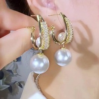 Boucles d'oreilles pendantes en alliage de strass rouge anti-perle, design de luxe léger, multi-usages, élégantes et tendance pour femme