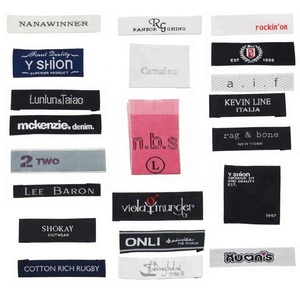 Etiquetas de Ropa Personalizadas de Alta Densidad y Calidad a Precio Económico, Etiquetas de Ropa con Pliegue Central - Product Image 6