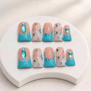 Faux ongles à presser dégradé rose et bleu, avec fleurs 3D et strass, couvrance totale, longueur moyenne, pour soirées - Product Image 1