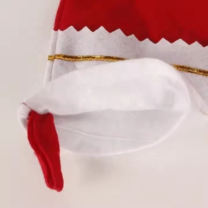 Yuyang 12 chaussettes de Noël en feutre pour cheminée, chaussettes suspendues rouges en tissu non tissé avec bordure dorée - Product Image 3