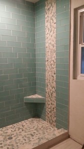Piastrelle a Mosaico in Ciottoli Verde <span class=keywords><strong>Mare</strong></span> e Bianchi, <span class=keywords><strong>Pietra</strong></span> per Pavimentazione, Piastrelle per Bagno, Ciottoli Lucidati, Pietre Naturali - Product Image 4