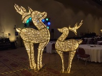 Peuplier Imperméable Personnalisé Géant Extérieur Renne De Noël avec Sculpture De Lumière Led pour La Décoration De Noël En Plein Air