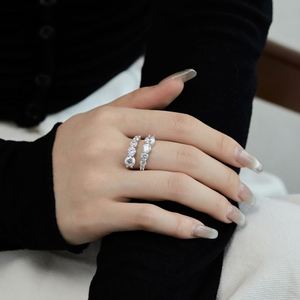 Bague ouverte DYLAM en argent S925 plaqué rhodium, non ternissable, avec zircone cubique 5A, design géométrique torsadé, pour usage quotidien - Product Image 2
