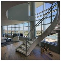 Escalier courbé sur mesure pour intérieur, marches modernes haute résistance pour villas, manoirs et projets commerciaux