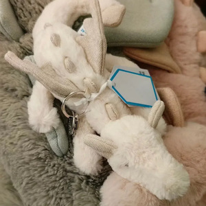 Peluche Drago delle Nevi Stile UK, Simpatico Giocattolo di Peluche a Forma di Drago, Ciondolo da Borsa Stile UK, Animale di Peluche da Appendere - Product Image 2