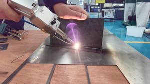 Machine de soudage laser cnc de réparation de moules 3000w pour soudeur en acier - Product Image 3