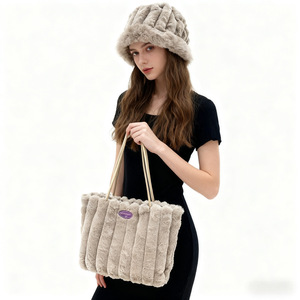Nuova Borsa Tote <span class=keywords><strong>Invernale</strong></span> 2025 in Finta Pelliccia per Donna, Grande Capacità con Chiusura a Cerniera, Fodera in Poliestere, Borsa a Spalla Casual - Product Image 4