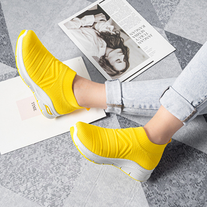 Sepatu Lari Rajut Wanita Desain Baru Olahraga Murah Bernapas Kasual Gaya Berjalan - Product Image 4