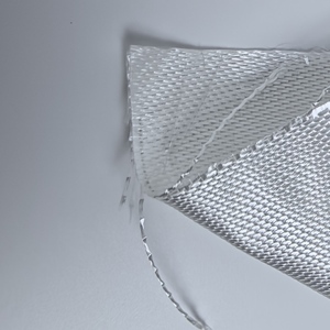 Directo de fábrica Fibra de vidrio de alta sílice Prevención de incendios Soldadura Mantas contra incendios 96% <span class=keywords><strong>SiO2</strong></span> 1100 ℃ Propiedad de aislamiento Tela de fibra de vidrio - Product Image 4