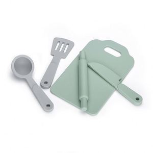 Nouvel ensemble de jouets éducatifs en silicone souple sans BPA pour cuisine de jeu, idéal pour le développement précoce des filles - Vente en gros 2024 - Product Image 6