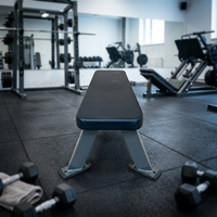 Banc plat horizontal pour exercices avec structure en acier inoxydable - Banc d'entraînement sécurisé