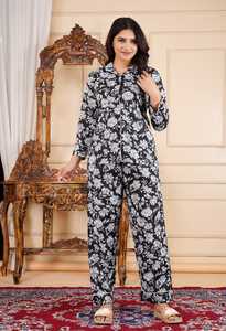 Conjunto de estampado floral hecho a medida compuesto por un Top de manga larga y pantalones a juego, hecho de tela ligera. Ideal para reventa - Product Image 6