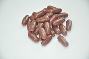 แคปซูลกลูโคซามีนซัลเฟต คอนดรอยติน แคลเซียม OEM ODM สำหรับวัยกลางคนและผู้สูงอายุ ช่วยเพิ่มความหนาแน่นของกระดูก 400 มก. 60 แคปซูล 24 เดือน - Product Image 3