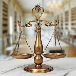 Vente en gros de nouveaux ornements d'échelle d'équilibre décoratifs pour la maison en métal vintage de style européen pour la décoration de bureau de <span class=keywords><strong>cabinet</strong></span> d'avocats - Product Image 5