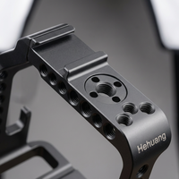Cage de caméra CNC personnalisée en aluminium de précision, finition noir mat anodisé, avec support griffe froide/rail NATO pour