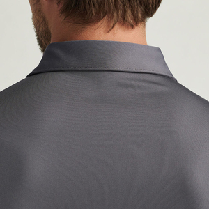 남자의 사용자 정의 로고 인쇄 4 방향 스트레치 성능 골프 폴로 셔츠 단색 땀 위킹 편안한 골프 의류 - Product Image 5