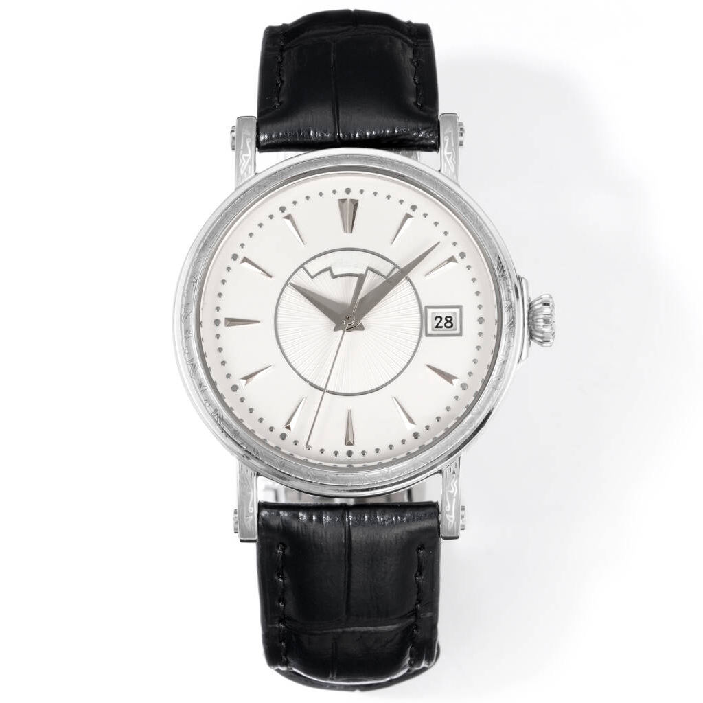 ขอบตัวเรือนสีเงิน