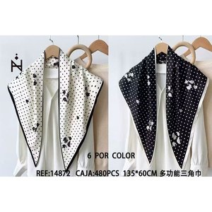 Écharpe triangulaire Angelina 135x60cm à pois pour femme, accessoire de mode - Product Image 2