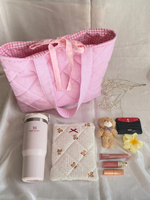 Sac fourre-tout matelassé en coton à imprimé floral pour femme avec logo personnalisé, fermeture à lacets et doublure à carreaux
