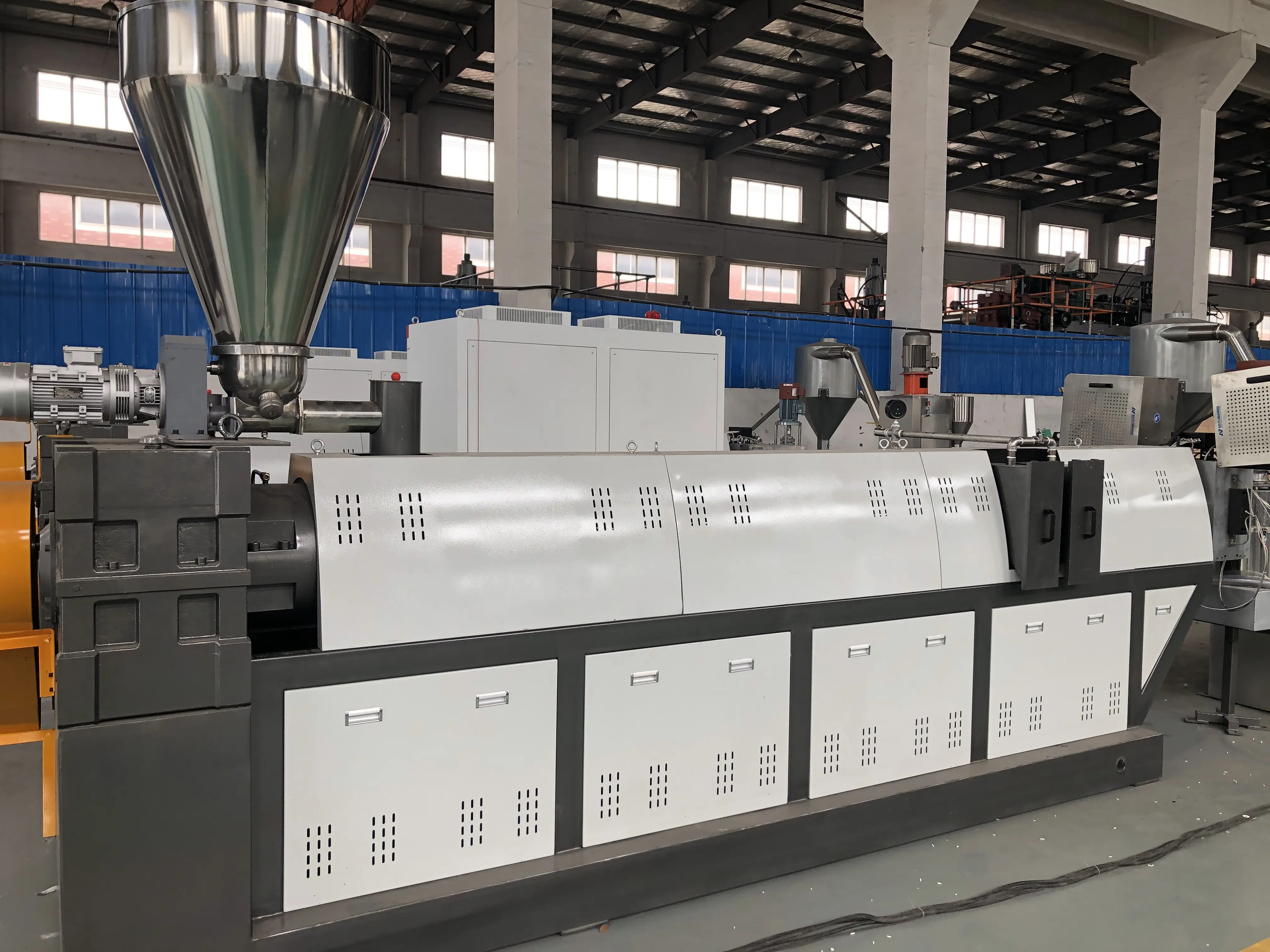 HDPE LDPE PE PP PET granules pelletizing line / recycled plastic granules machine / plastic recycling granulating line