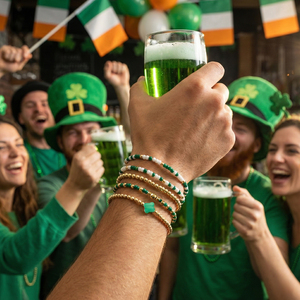 Braccialetti Go2boho per la Festa di San Patrizio, Set di Bracciali Impilabili con Perline Verdi e Dorate per Outfit da Festa Irlandese - Product Image 1