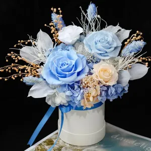 Roses éternelles stabilisées pour la Saint-Valentin et la Fête des Mères, avec boîte cadeau - Product Image 3