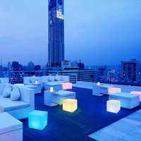 Tabouret cube lumineux LED, style moderne, mobilier de bar solide pour événements en plein air, siège carré, exposition, combinaison de loisirs, chaise lumineuse