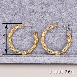 Orecchini a Cerchio Intrecciati per Donne, Gioielli Eleganti e Lucidi alla Moda - Product Image 4