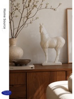 Nouvelle Sculpture de Cheval Tang Style Ancien Finition Vieillie, Décoration en Résine 'Arrivée de Cheval Succès' Style Chinois pour Salons