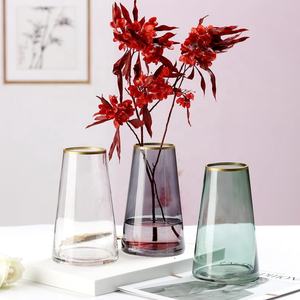 क्लासिक 7 इंच लाइट लक्जरी टेबल सेंटरपीस गिल्ड रिम छोटे शंकु ग्लास वेस - Product Image 2