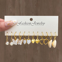 Venta al por Mayor de Aretes de Moda en Oro Metálico con Perlas para Mujer, Aretes Geométricos Punk con Cristales y Círculos Colgantes