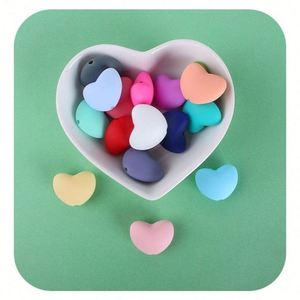 Cuentas de silicona de grado alimenticio para bebés, con forma de corazón de 17x20mm, sin BPA, para la fabricación de joyas, mordedores, clips para chupetes y accesorios de PVC - Product Image 1