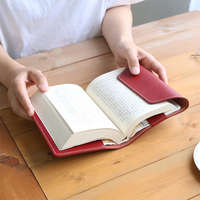 Couverture de livre en cuir PU de qualité supérieure, personnalisable avec logo, pour carnet de voyage, couverture de livre broché, couverture de Bible avec sangle marque-page