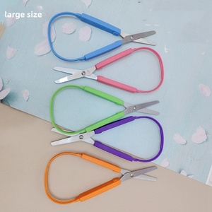 Mini ciseaux à boucle pour enfants et adolescents, design coloré et adaptable, compatible droitiers et gauchers - Product Image 4