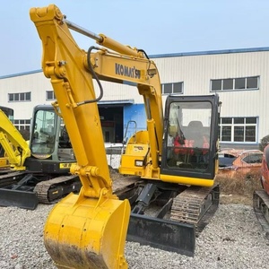 Excavadora de cadenas usada japonesa de 7 toneladas Komatsu PC70, eficiente en consumo de combustible, robusta, para paisajismo, en venta. - Product Image 2