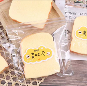 Divertido Juguete Sensorial Antiestrés de PVC con Forma de Pan Tostado en Rodajas para Niños y Adultos, Juguete Blandito con Forma de Tostada para Niños - Product Image 6