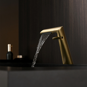 Vòi lavabo thác nước, vòi chậu rửa mặt, vòi đơn, lắp đặt trên mặt bàn, mạ vàng xước, đồng thau, hiện đại, dùng cho phòng tắm - Product Image 5