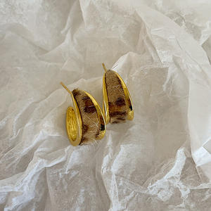 Pendientes con Estampado de Leopardo, Diseñados para Mujer, Pendientes Elegantes y a la Moda - Product Image 2