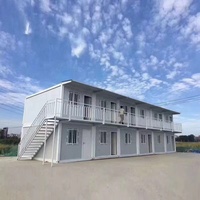 Maison conteneur modulaire préfabriquée en panneaux sandwich à structure en acier, démontable, en kit plat, avec chambre et salle de bain