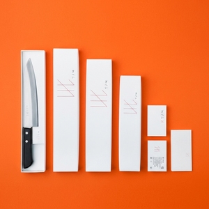 Caja de Regalo Minimalista Blanca de Lujo Personalizada, Juego de Cuchillos de Cocina Japoneses, Embalaje con Serigrafía y Laminado Mate - Product Image 1