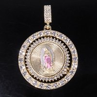 Pendentif Notre-Dame de Guadalupe glacé, plaqué or 14 carats, alliage de zinc, émail coloré, entièrement serti de zircone cubique, médaillon rotatif, cadeau religieux hip-hop