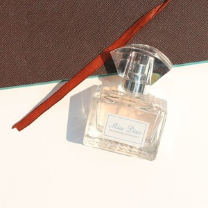 น้ำหอมกลิ่นกุหลาบสำหรับผู้หญิงน้ำหอมติดทนนานปรับแต่งได้ - Product Image 4