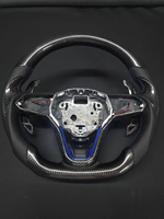Volant personnalisé pour Volkswagen en fibre de carbone avec bandes bleues, cuir perforé et boutons de commande pour voitures VW