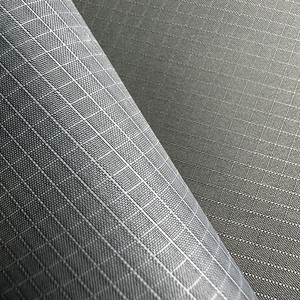 Tecido de Poliéster Taffeta Impermeável <span class=keywords><strong>Ripstop</strong></span> 80-90GSM para Capas de Chuva, Barracas de Camping, Cadeiras de Praia, Malas de Viagem e Caixas de Armazenamento - Product Image 4