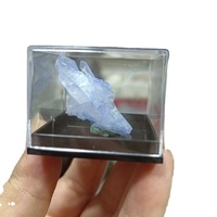 Personnalisé une variété de boîte de spécimen de minerai de cristal naturel aigue-marine fluorite vanadinite décoration de pierre de salon