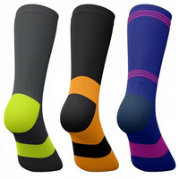 Chaussettes de sport hautes en tricot respirant à compression ODM pour la course, le CrossFit, le cyclisme, le padel, le basketball – Personnalisation et vente en gros