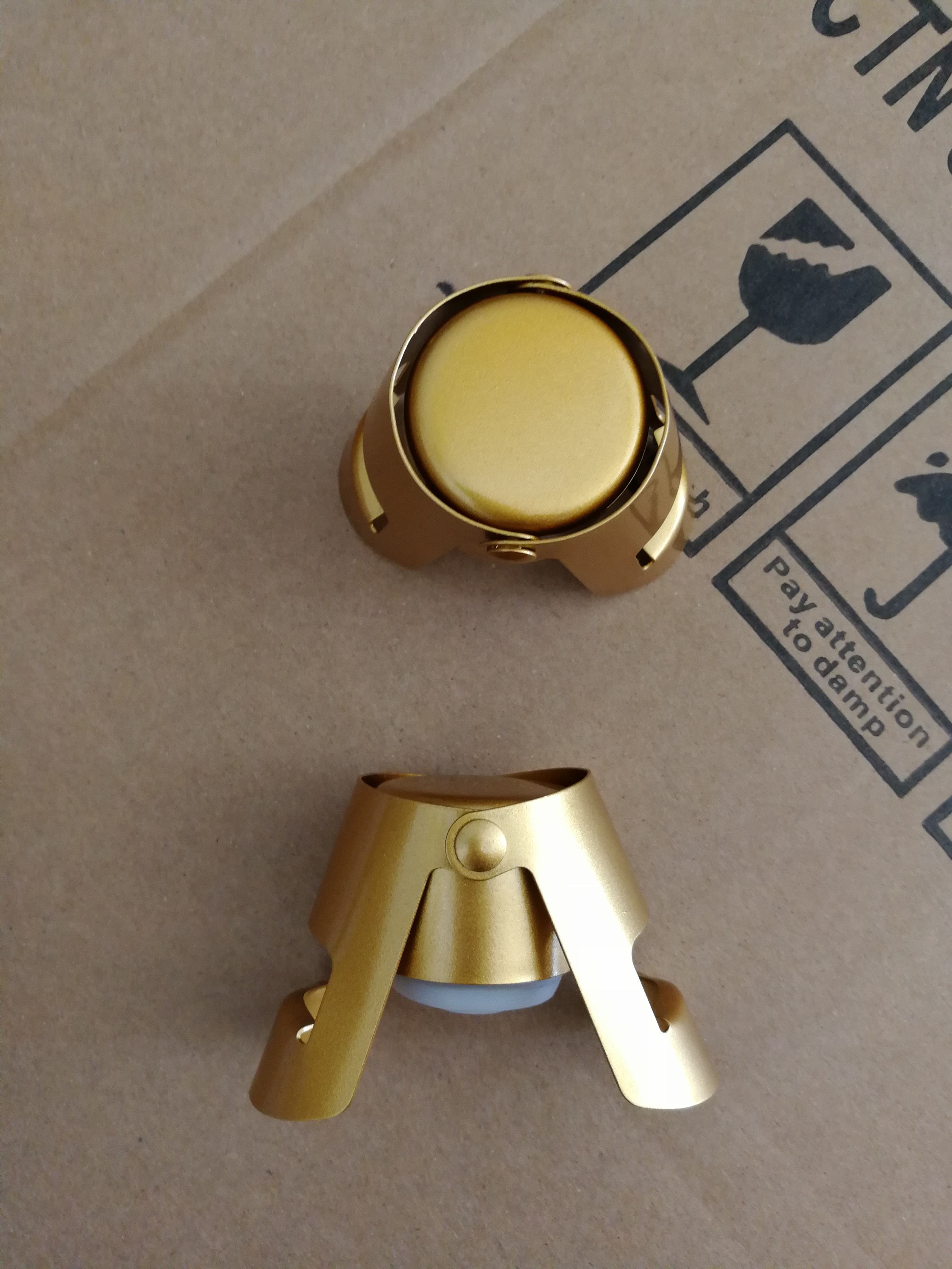 จุกแชมเปญสีทองด้าน