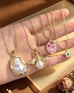 Popular Jewelry Design Fashion Joyas Pearl Pendant Necklace Bee Charm Oval Flower Link <b>Chain</b> Jewelry Pendant Necklace - Product Image 5