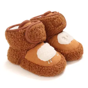 Hiver bébé chaussures en coton épaissi peluche tout-petits chaussures de marche semelles souples anti-dérapant bébé pre-walker